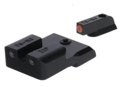 Tritiová mířidla Truglo Tritium Pro pro pistole řady P10 dokáží zacílit i v naprosté tmě bez baterií i nasvícení. Ocelová konstrukce. Kompatibilní se standardními pouzdry. Oranžový kroužek na předním hledí.